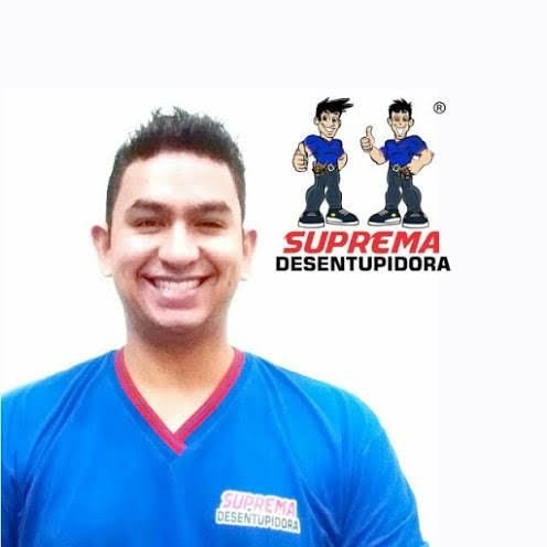 Atendente da Suprema Desentupidora pronto para atender clientes de Monte Mor